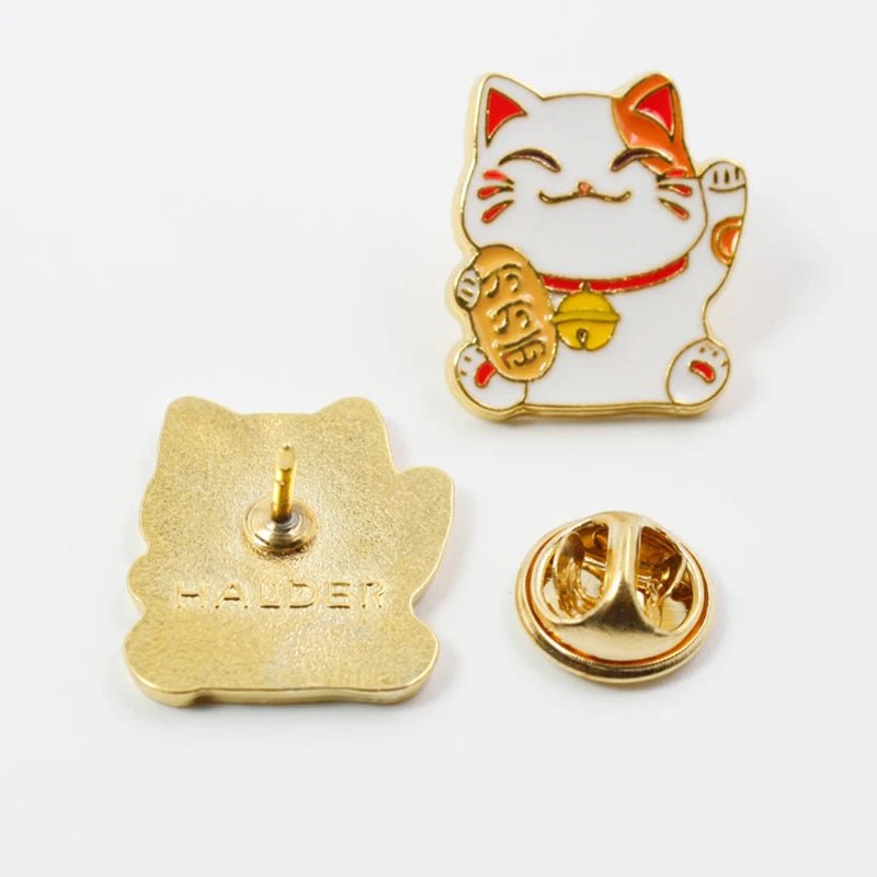 Pins Maneki Neko Rouge patte droite